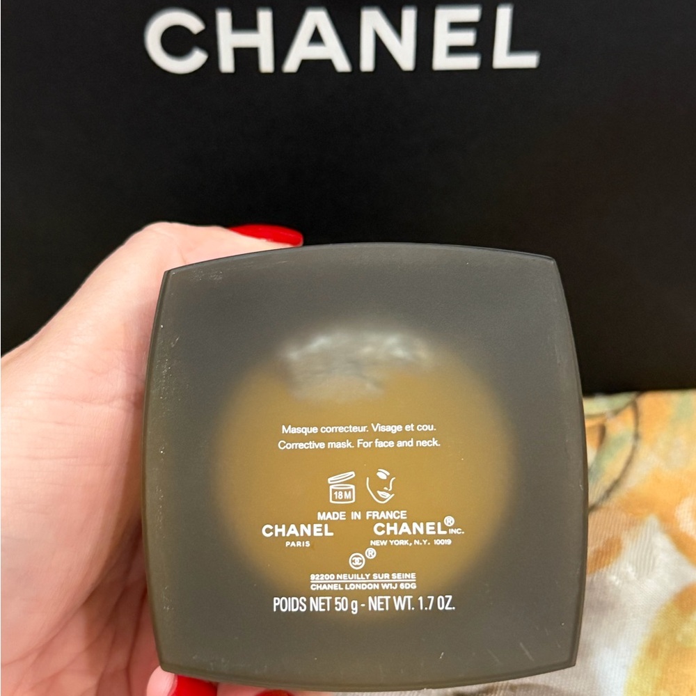 Chanel Le Lift Pro Masque Uniformite - Picture 2 of 4